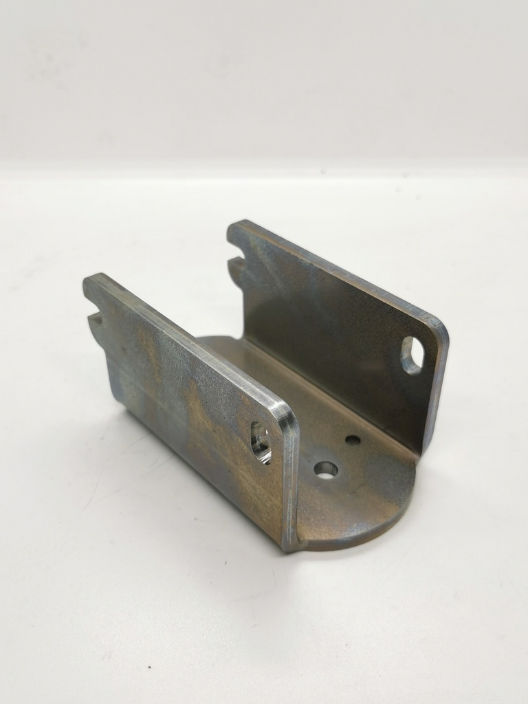 Montageschuh vertikal für 60er Pfosten, Auflagefläche 130mm, 25mm auskragend, zum Andübeln, Mat. Stahl verzinkt